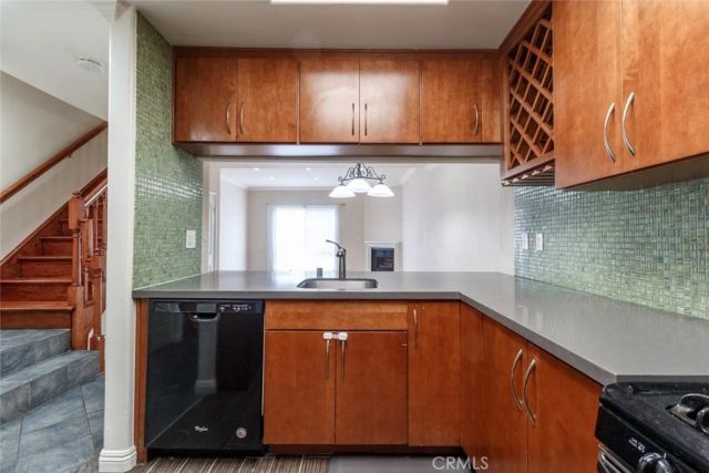 14631 Dickens Street 7, Sherman Oaks, CA 91403