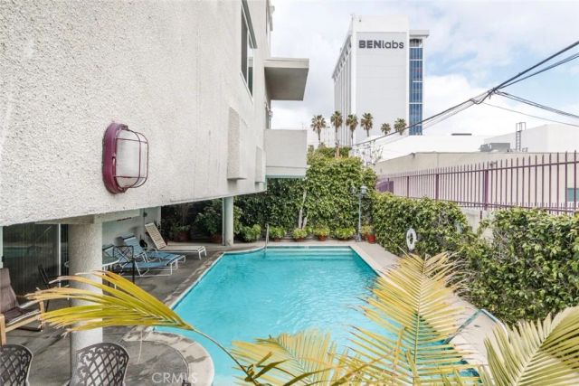 14631 Dickens Street 7, Sherman Oaks, CA 91403