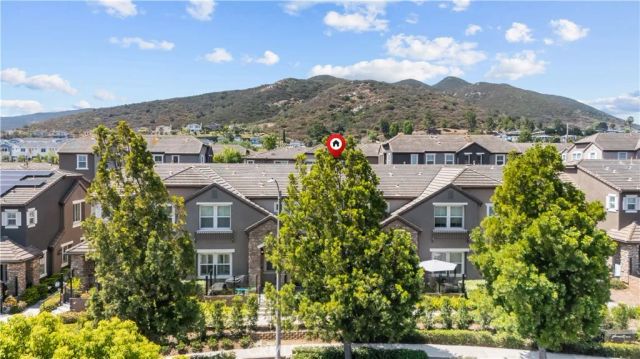 1915 Bassett, Santee, CA 92071