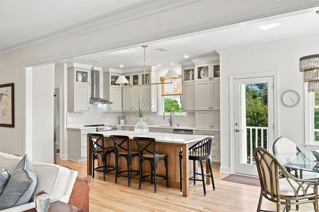 558 Island Walk E, Mount Pleasant, SC 29464