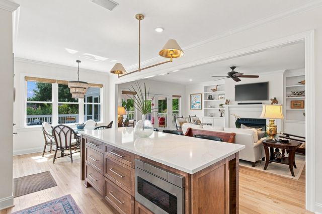 558 Island Walk E, Mount Pleasant, SC 29464