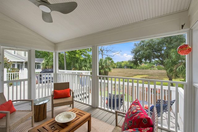 558 Island Walk E, Mount Pleasant, SC 29464