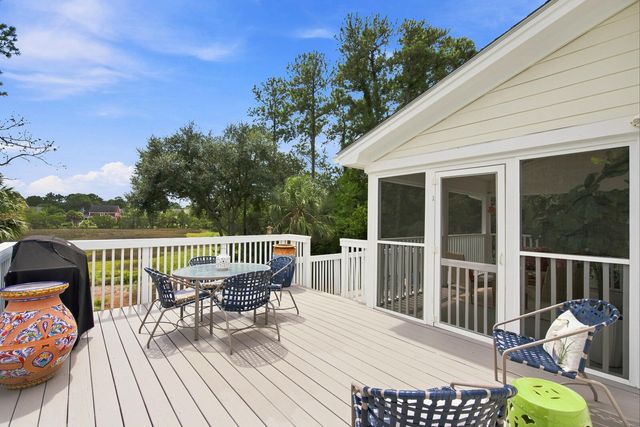 558 Island Walk E, Mount Pleasant, SC 29464