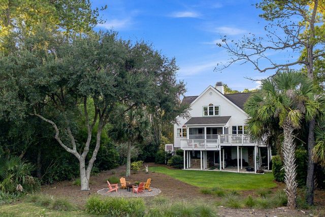 558 Island Walk E, Mount Pleasant, SC 29464