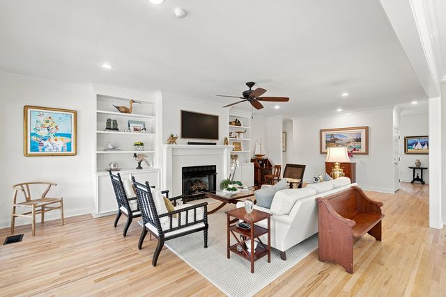 558 Island Walk E, Mount Pleasant, SC 29464