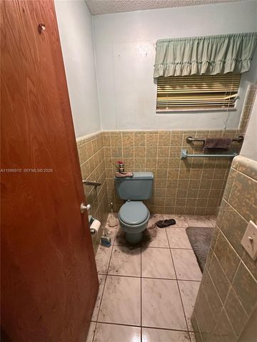 258 SW 8th St, Dania Beach, FL 33004