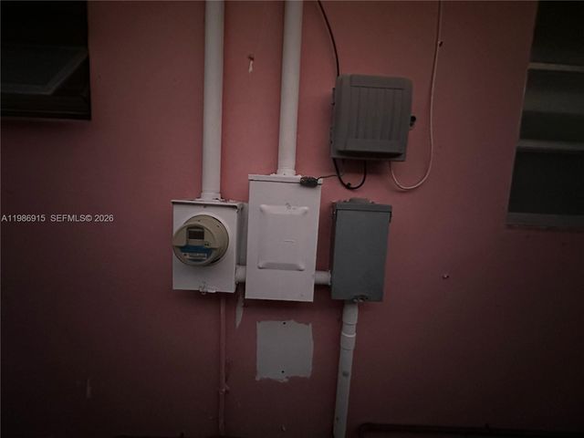 258 SW 8th St, Dania Beach, FL 33004