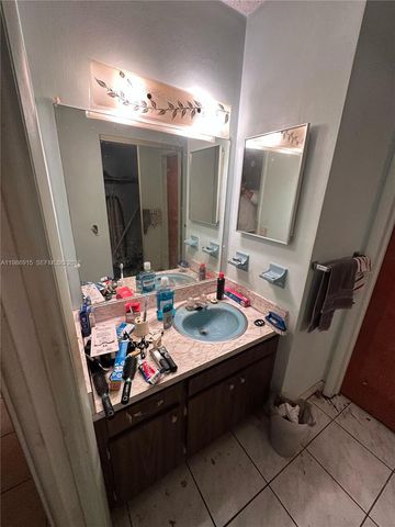 258 SW 8th St, Dania Beach, FL 33004