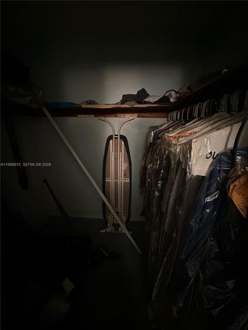 258 SW 8th St, Dania Beach, FL 33004