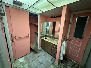 258 SW 8th St, Dania Beach, FL 33004