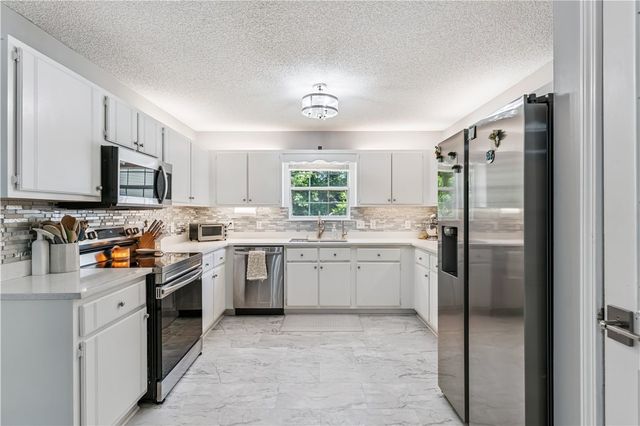 223 Chestnut Court, Kingsland, GA 31548