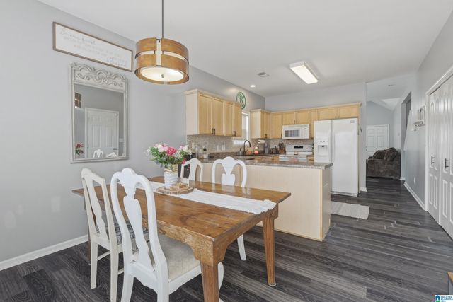 286 VILLAGE DRIVE, Calera, AL 35040