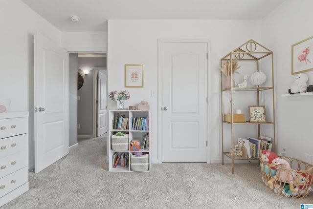 286 VILLAGE DRIVE, Calera, AL 35040