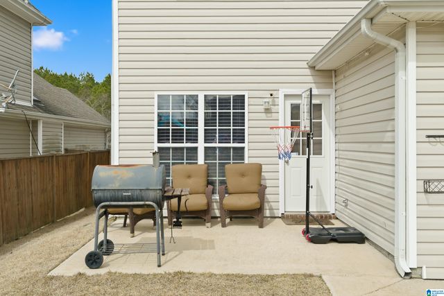 286 VILLAGE DRIVE, Calera, AL 35040