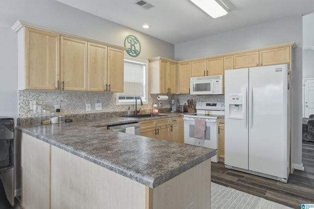 286 VILLAGE DRIVE, Calera, AL 35040