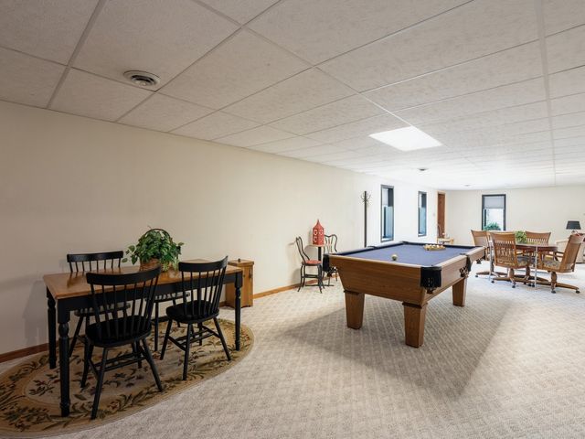 1439 N 6th Avenue E, Newton, IA 50208