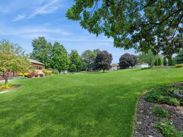 1439 N 6th Avenue E, Newton, IA 50208