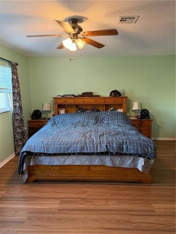 557 Ridgewood ST NW, Port Charlotte, FL 33952