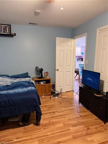 557 Ridgewood ST NW, Port Charlotte, FL 33952