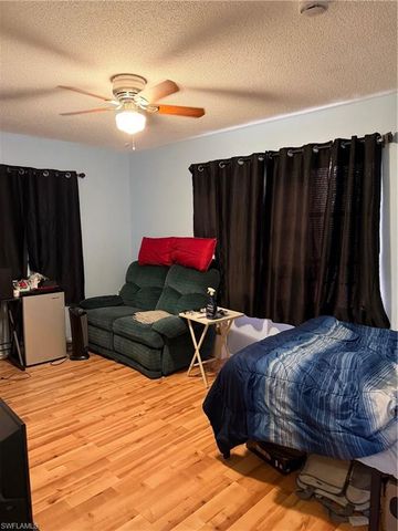 557 Ridgewood ST NW, Port Charlotte, FL 33952