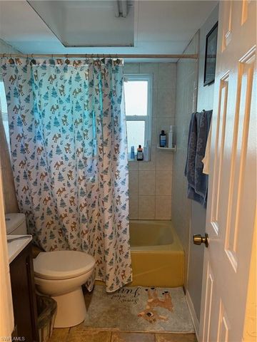 557 Ridgewood ST NW, Port Charlotte, FL 33952