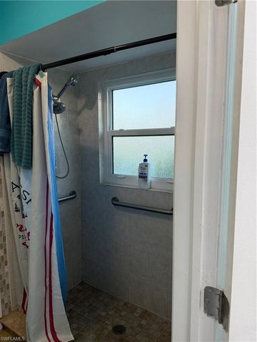 557 Ridgewood ST NW, Port Charlotte, FL 33952