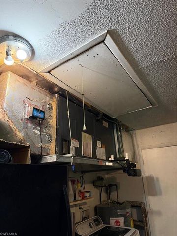 557 Ridgewood ST NW, Port Charlotte, FL 33952