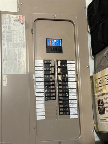 557 Ridgewood ST NW, Port Charlotte, FL 33952