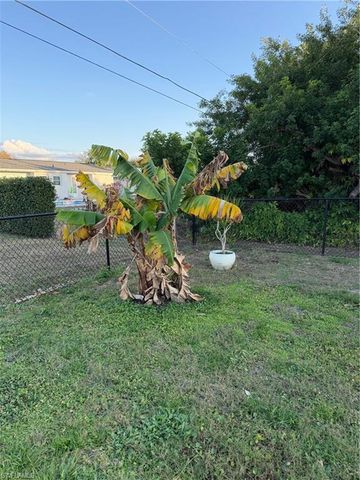 557 Ridgewood ST NW, Port Charlotte, FL 33952