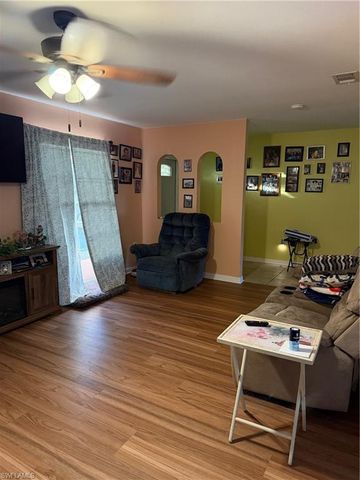 557 Ridgewood ST NW, Port Charlotte, FL 33952