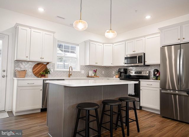 2474 ARTESIAN WAY, Lancaster, PA 17601