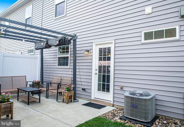 2474 ARTESIAN WAY, Lancaster, PA 17601