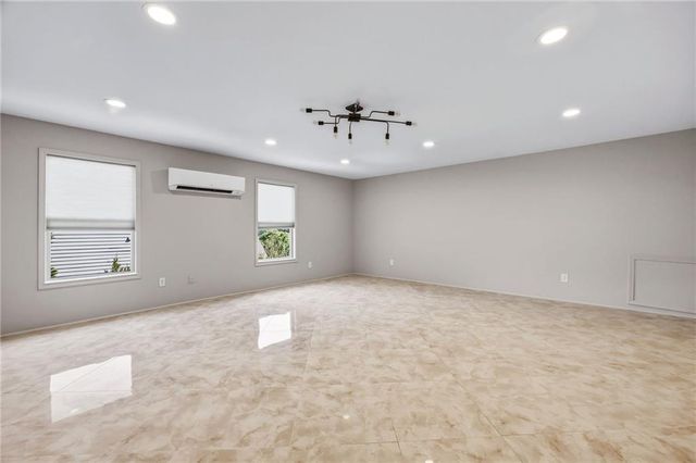 232 Waters Lake Drive, Woodstock, GA 30188