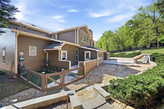 232 Waters Lake Drive, Woodstock, GA 30188