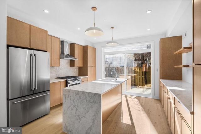 1810 BAINBRIDGE ST, Philadelphia, PA 19146