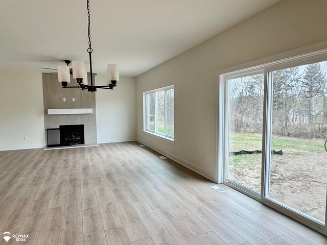 8092 Peninsula Circle, Mundy Twp, MI 48439