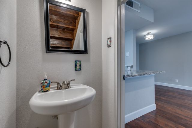 8750 Park Lane 157, Dallas, TX 75231