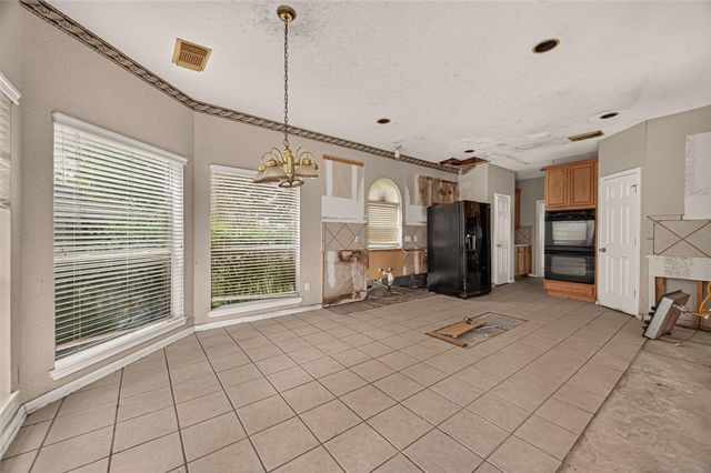 2602 Pinebend Drive, Pearland, TX 77584