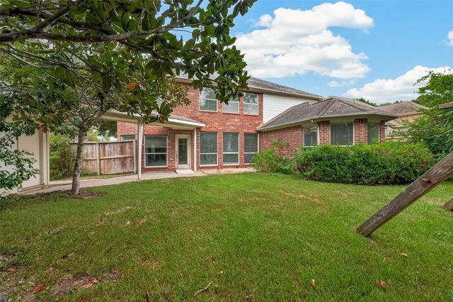 2602 Pinebend Drive, Pearland, TX 77584