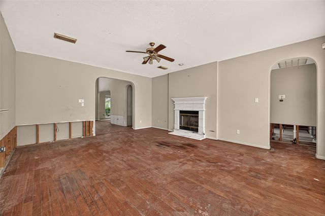 2602 Pinebend Drive, Pearland, TX 77584