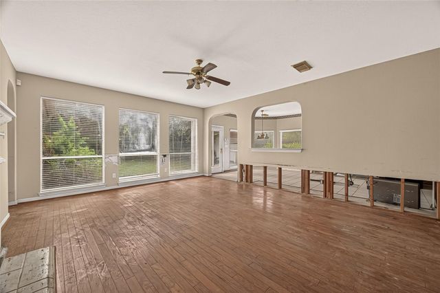 2602 Pinebend Drive, Pearland, TX 77584