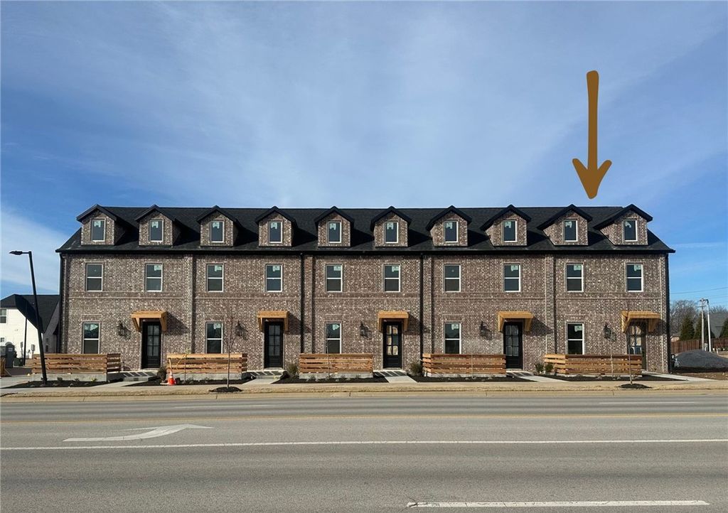 5902 S Bellview Road, Rogers, AR 72758