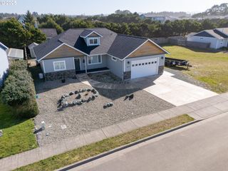 3097 LINCOLN Ave Sw, Bandon, OR 97411