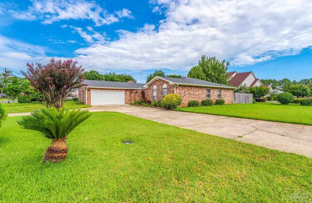 6852 Lake Joanne Dr, Pensacola, FL 32506