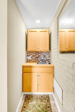 6852 Lake Joanne Dr, Pensacola, FL 32506