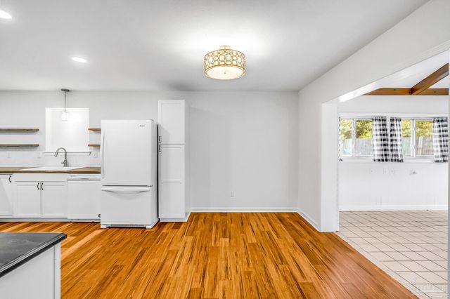 6852 Lake Joanne Dr, Pensacola, FL 32506