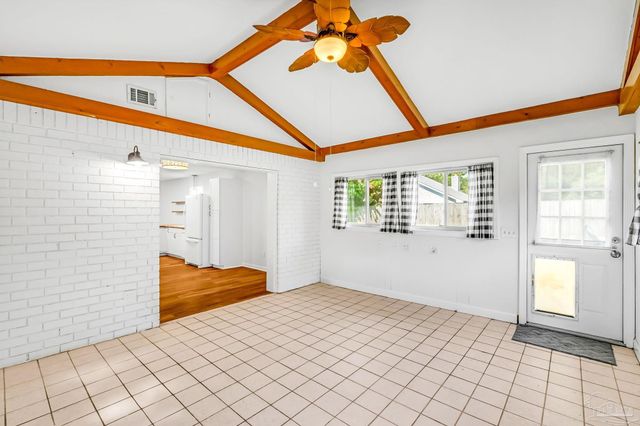 6852 Lake Joanne Dr, Pensacola, FL 32506