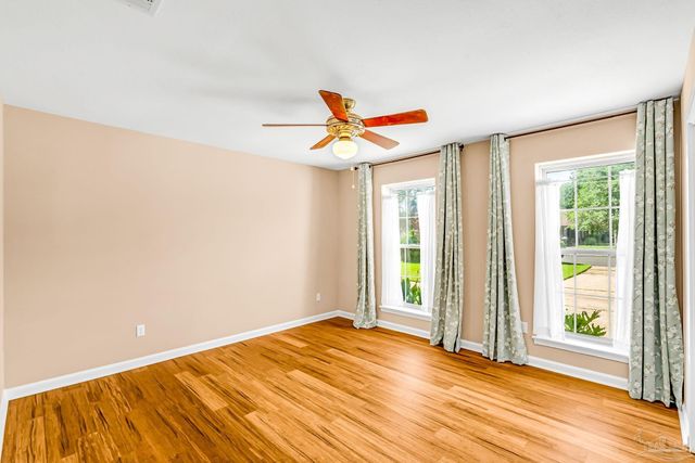 6852 Lake Joanne Dr, Pensacola, FL 32506