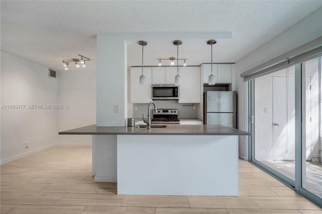 13924 SW 90th Ter 13924, Miami, FL 33186