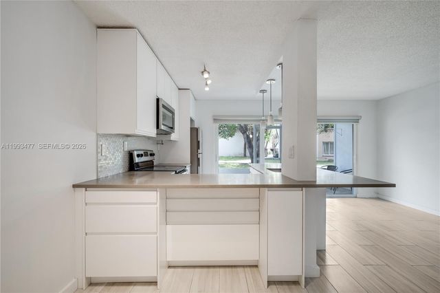 13924 SW 90th Ter 13924, Miami, FL 33186